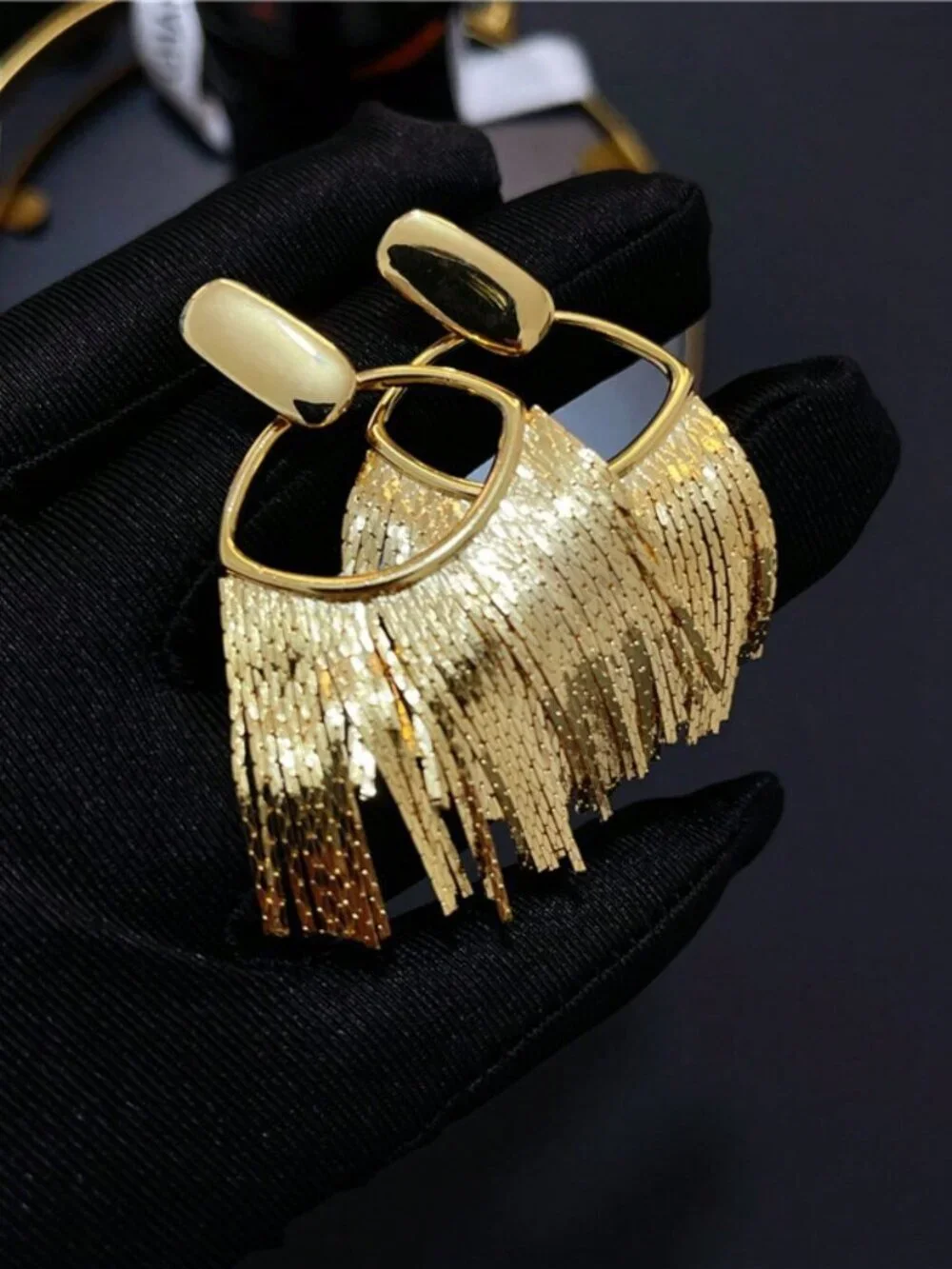 Gold luxury Women's Crescent Shaped Metal Chain Pendant Earrings